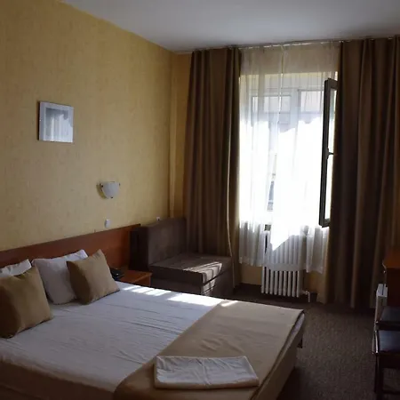 Slavyanska Beseda Отель 3*